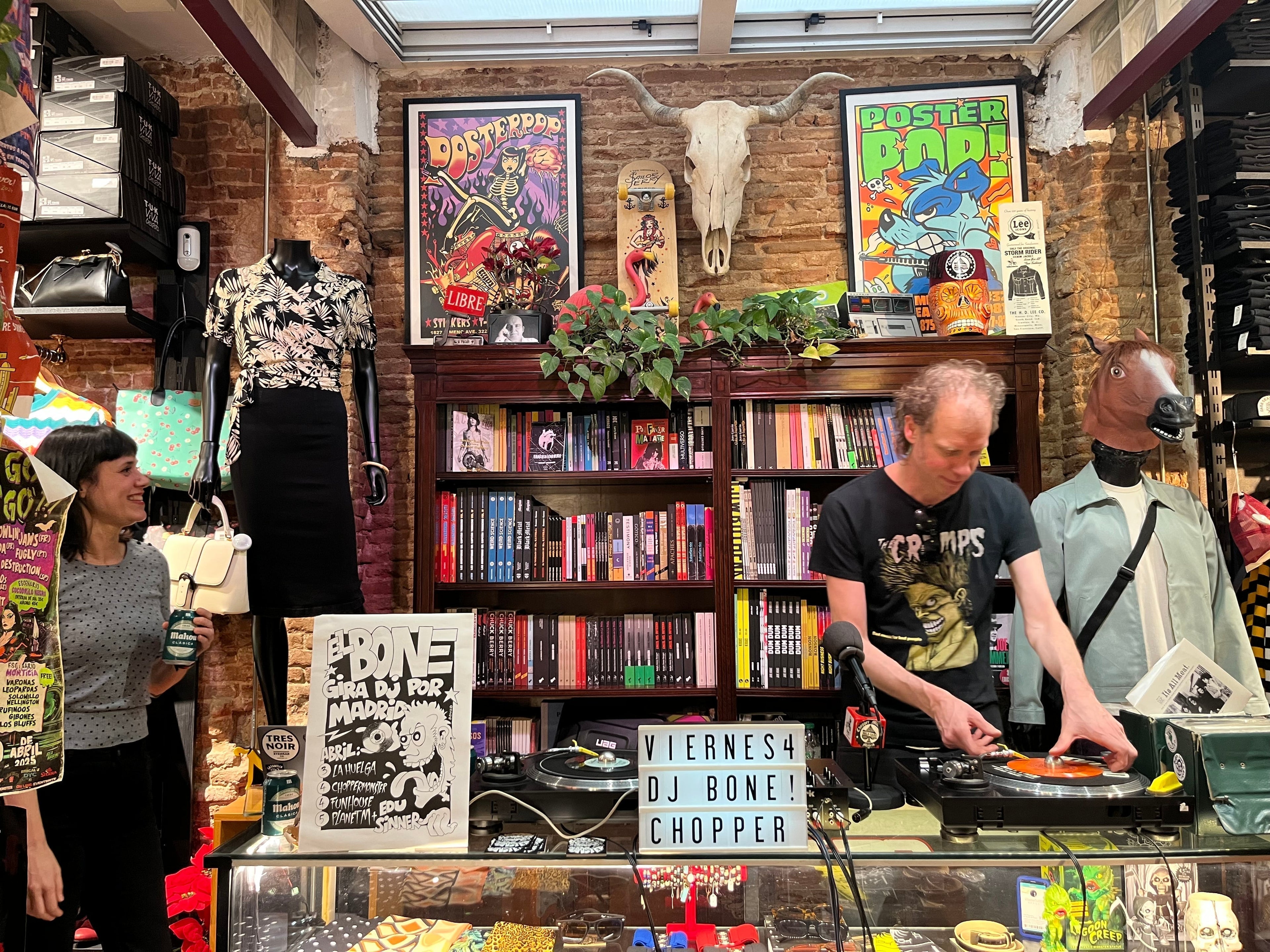 El Bone. Gira por Madrid. Pinchada en Chopper Monster